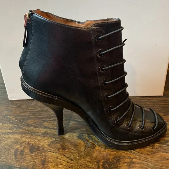 Super cool NIB Givenchy bondage booties - they are gorgeous and super stylish
